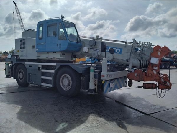 KATO Rough Terrain Cranes JMX10415