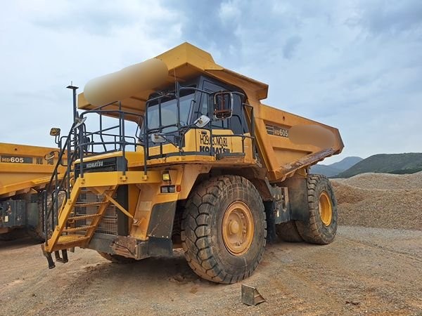 KOMATSU Dump Trucks JMX10921