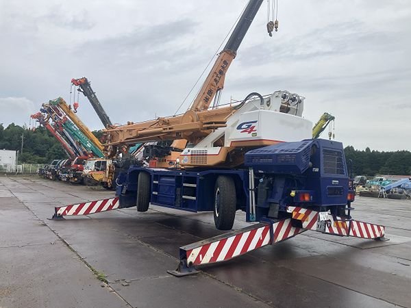 TADANO Rough Terrain Cranes JMX11675