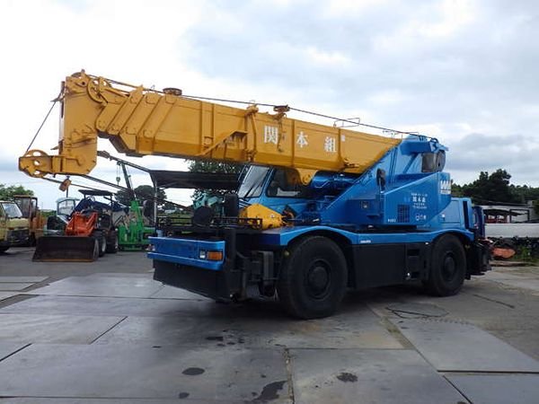 KOMATSU Rough Terrain Cranes JMX11252