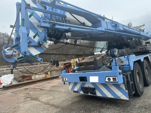 KOBELCO Rough Terrain Cranes JMX9061