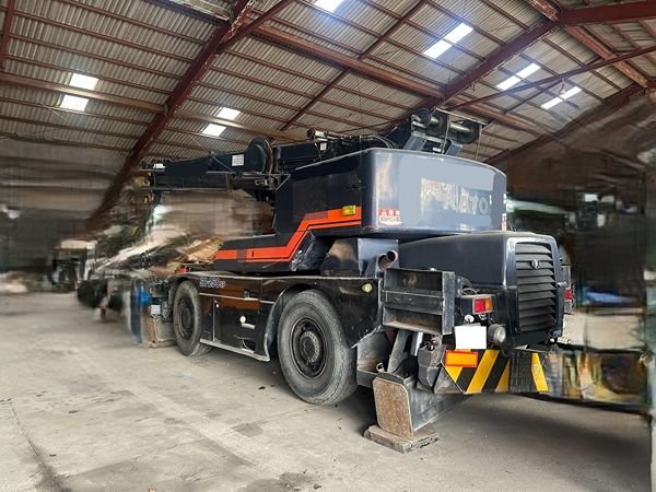 KATO Rough Terrain Cranes JMX9075